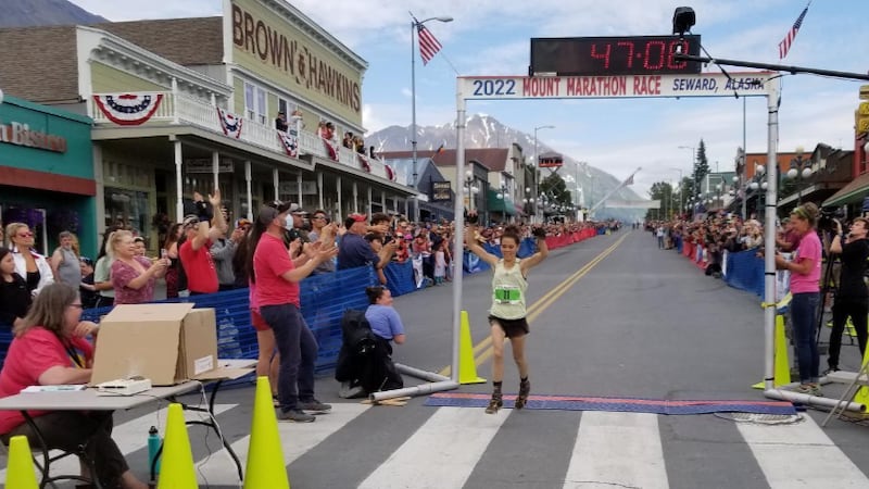 Allie McLaughlin wins the women's race in a record time.