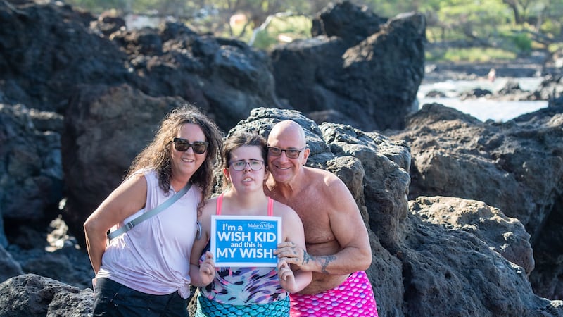 Teresa, Kenzie and Shawn in Maui to swim like mermaids in October 2022.