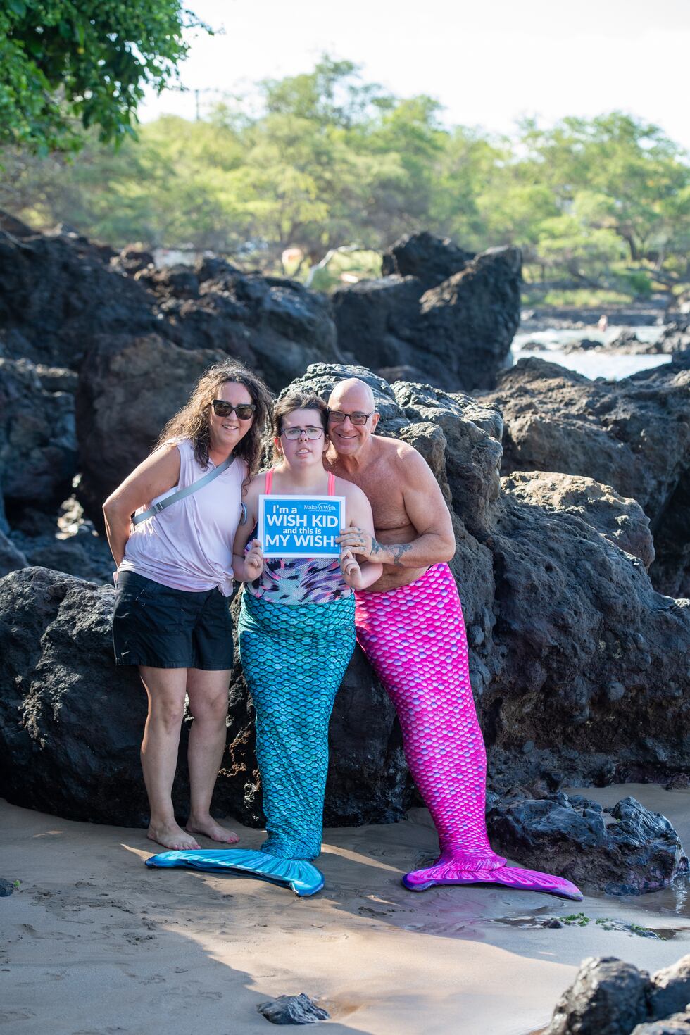 Teresa, Kenzie and Shawn in Maui to swim like mermaids in October 2022.