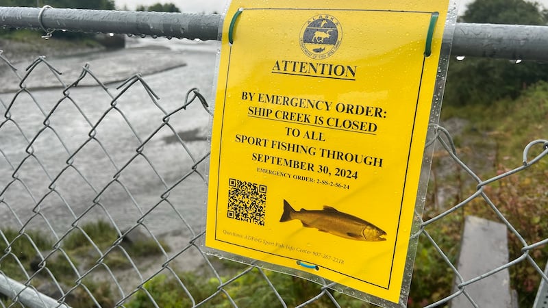 A sign alerts passersby to the closure of Ship Creek to sport fishing on Aug. 21, 2024.